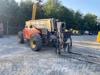 JLG 1055 Teleskopické manipulátory