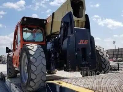 JLG 1055 Teleskopické manipulátory