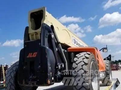 JLG 1055 Teleskopické manipulátory