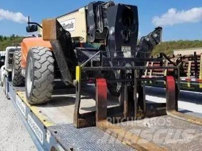JLG 1055 Teleskopické manipulátory