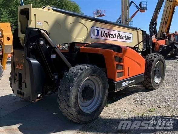 JLG 1055 Teleskopické manipulátory