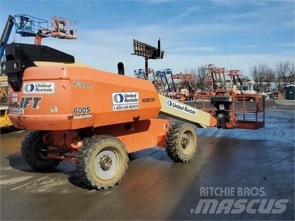JLG 600S Teleskopické plošiny