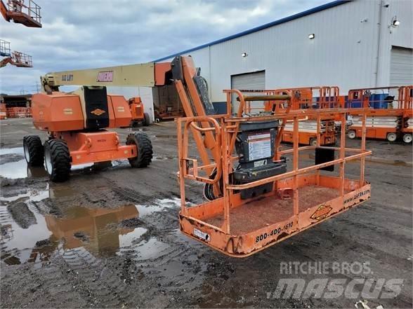 JLG 800AJ Kĺbové plošiny