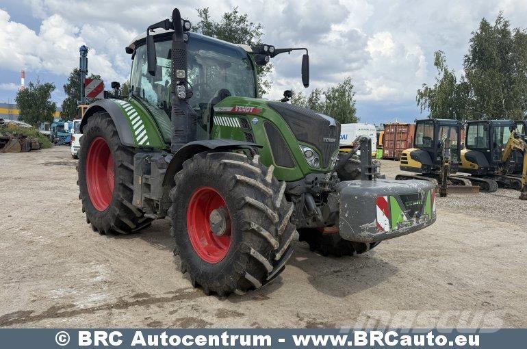 Fendt 724 Vario Traktory