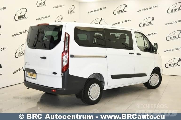 Ford Transit Custom Minibusy