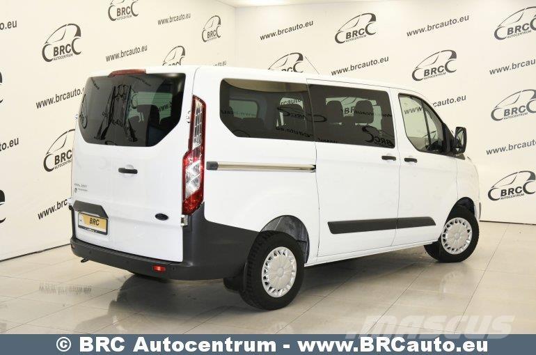 Ford Transit Custom Minibusy