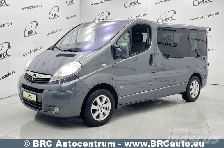 Opel Vivaro Minibusy