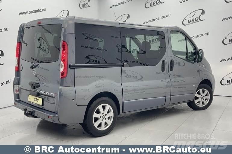 Opel Vivaro Minibusy
