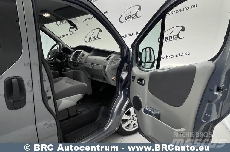 Opel Vivaro Minibusy