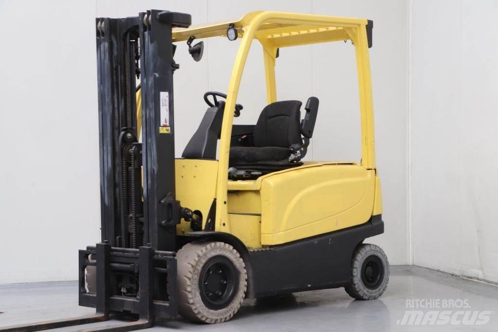 Hyster J2.2XN Akumulátorové vozíky