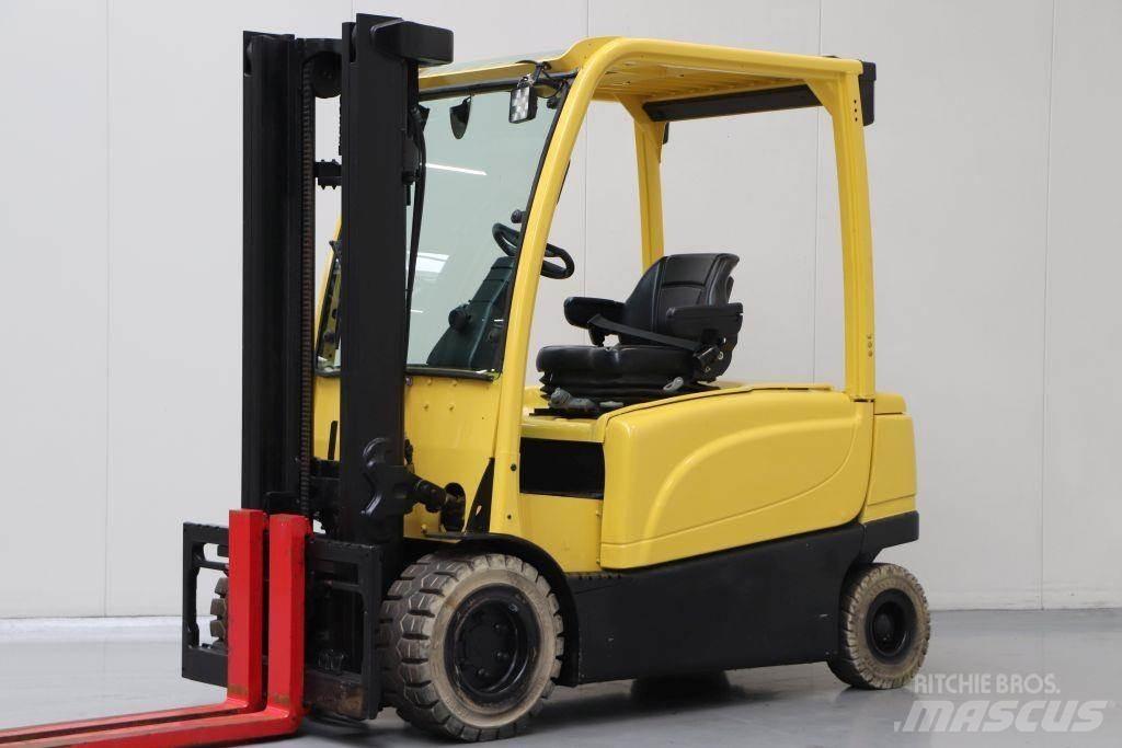 Hyster J3.0XN Akumulátorové vozíky