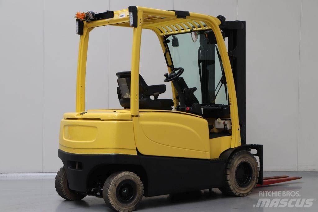 Hyster J3.0XN Akumulátorové vozíky