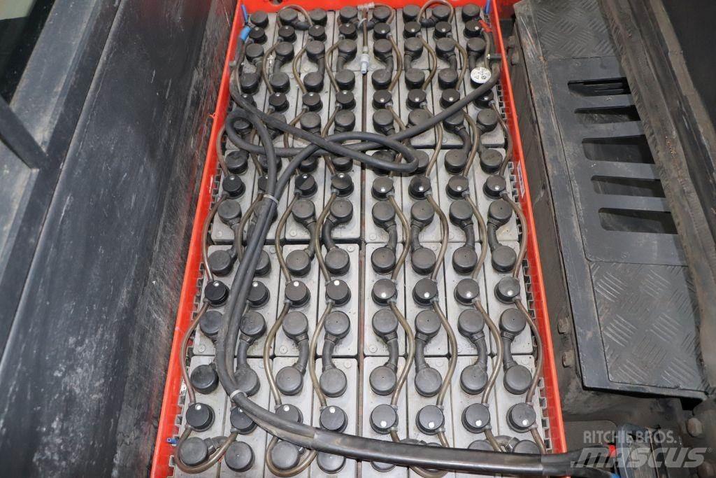 Linde P250 Vlečné vozíky