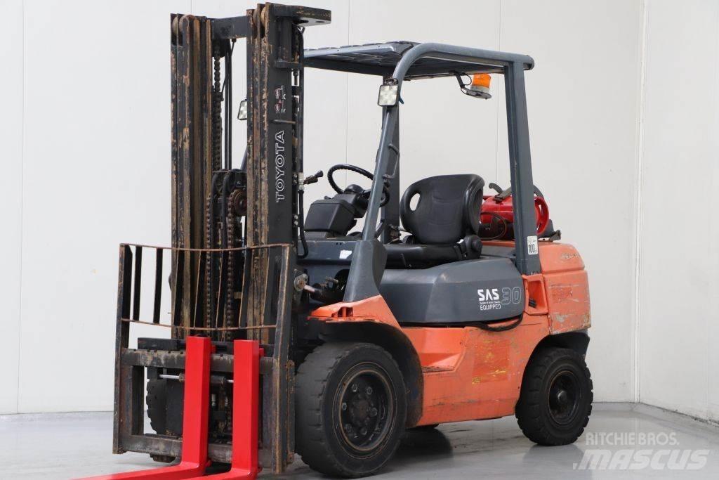 Toyota 02-7FGF30 LPG vozíky
