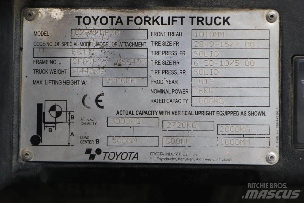 Toyota 02-8FDF30 Dieselové vozíky