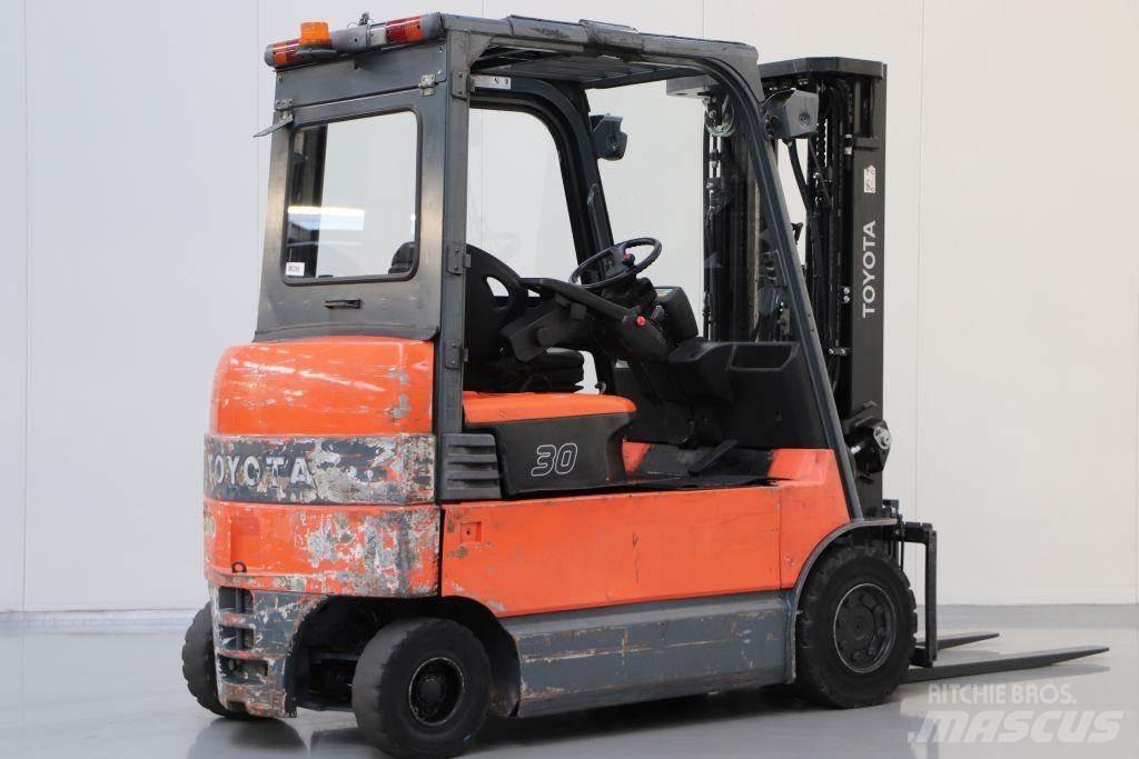 Toyota 7FBMF30 Akumulátorové vozíky