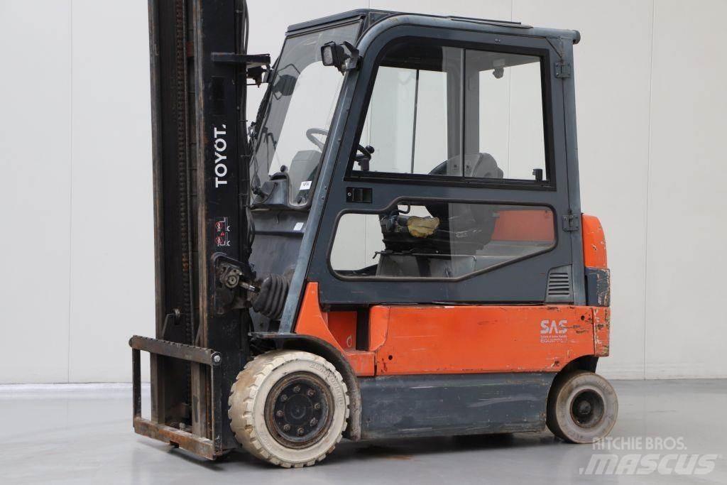 Toyota 7FBMF30 Akumulátorové vozíky
