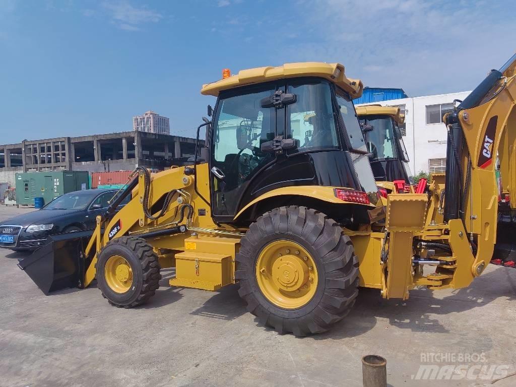 CAT 430 F Rýpadlo-nakladače