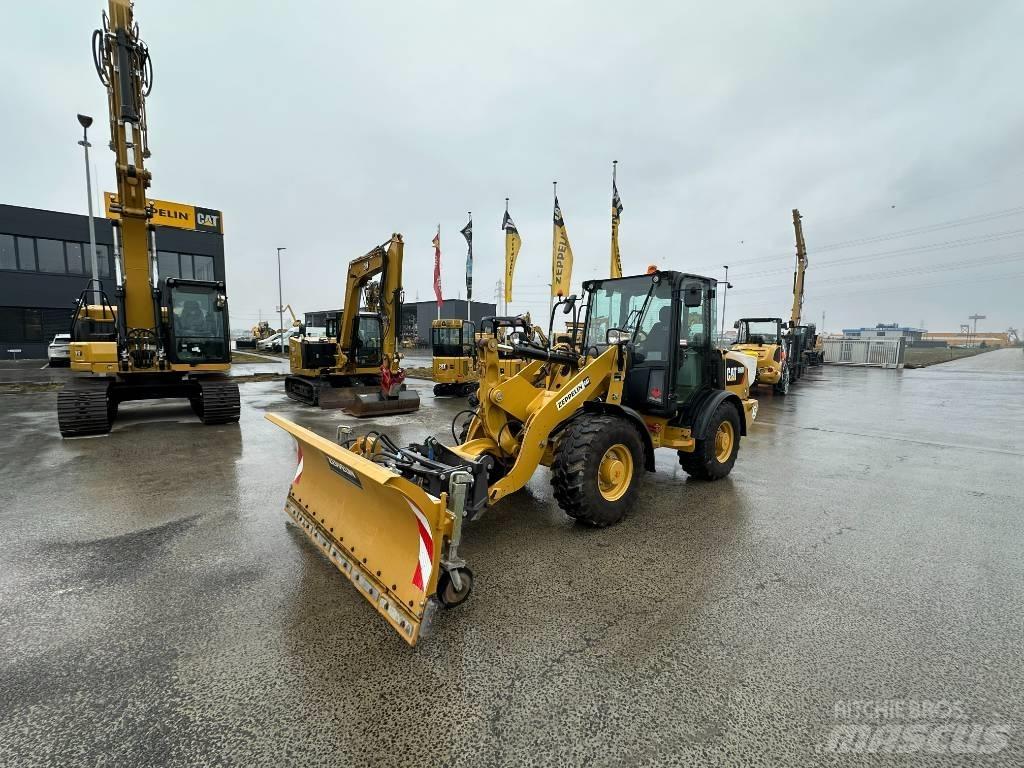 CAT 906 Kolesové nakladače