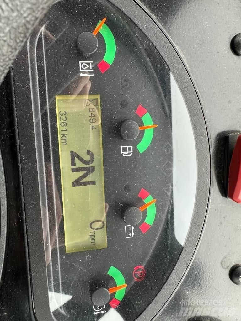 CAT 906 Kolesové nakladače