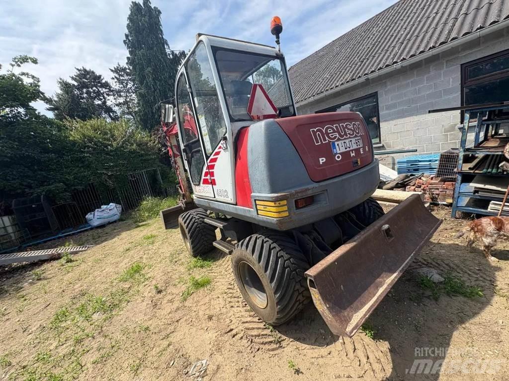 Neuson 6502WD Kolesové rýpadlá