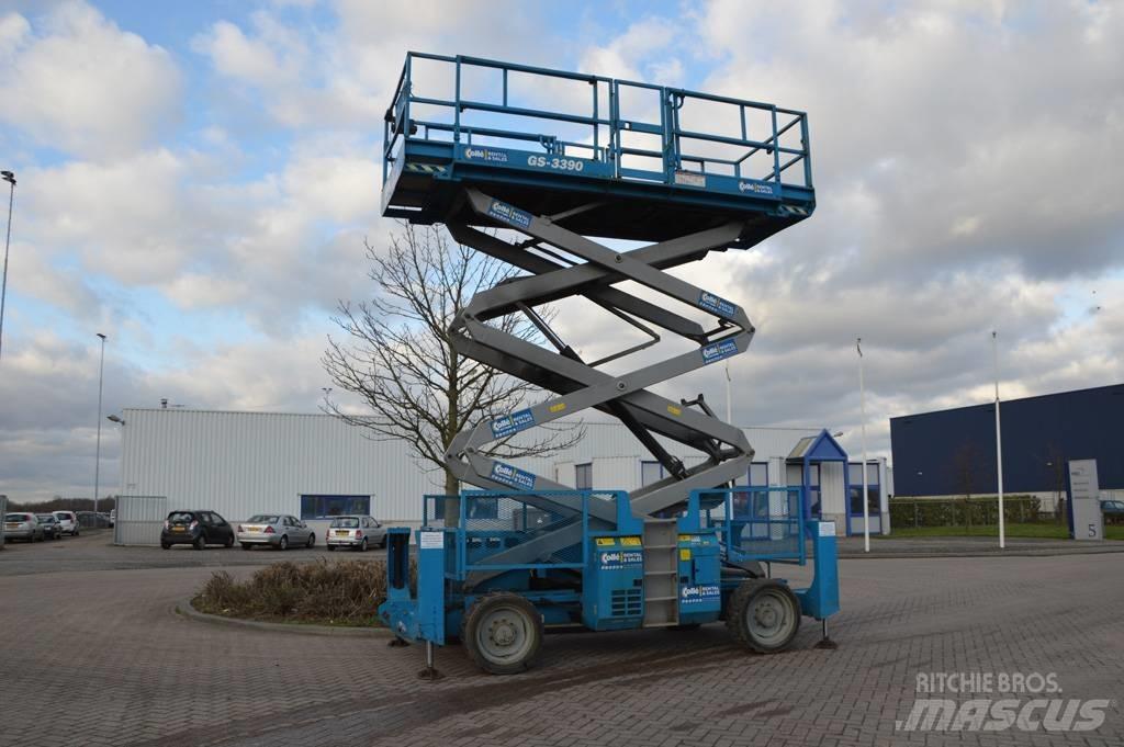 Genie GS3390 RT Nožnicové zdvíhacie plošiny