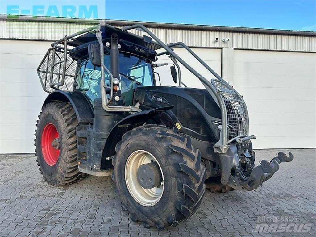 Valtra s 374 Traktory