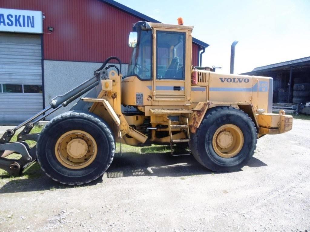 Volvo L90B Kolesové nakladače