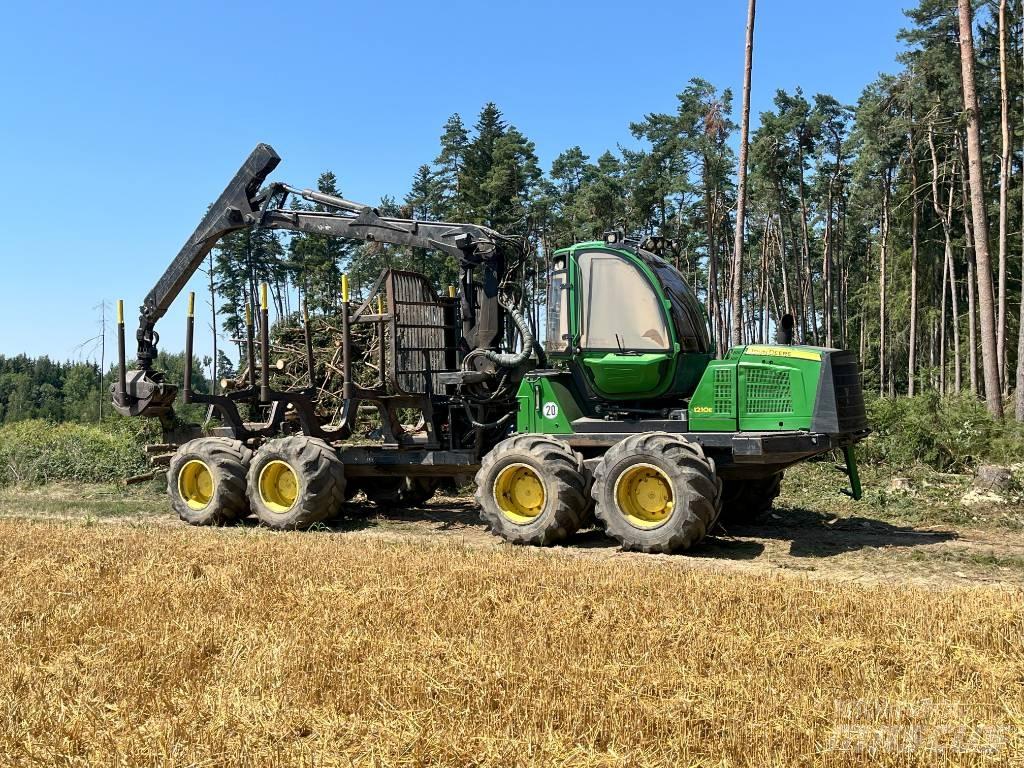 John Deere 1210E Lesné traktory