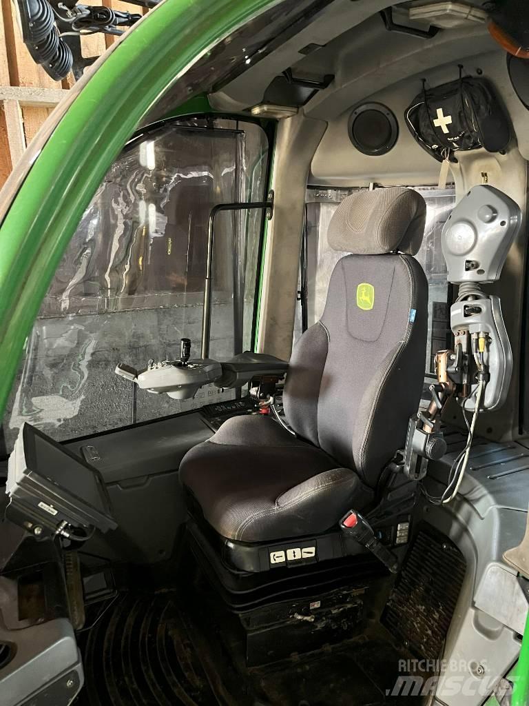 John Deere 1210E Lesné traktory
