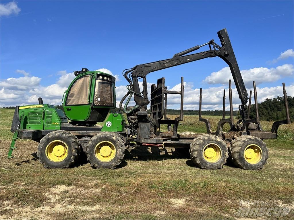 John Deere 1210E Lesné traktory