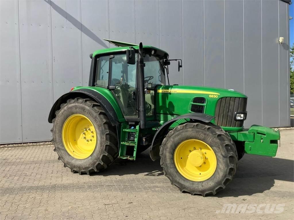 John Deere 6830 Traktory