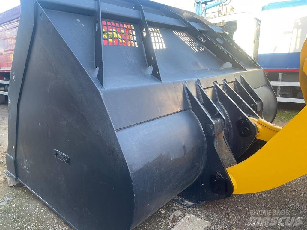 Komatsu WA 470 Kolesové nakladače