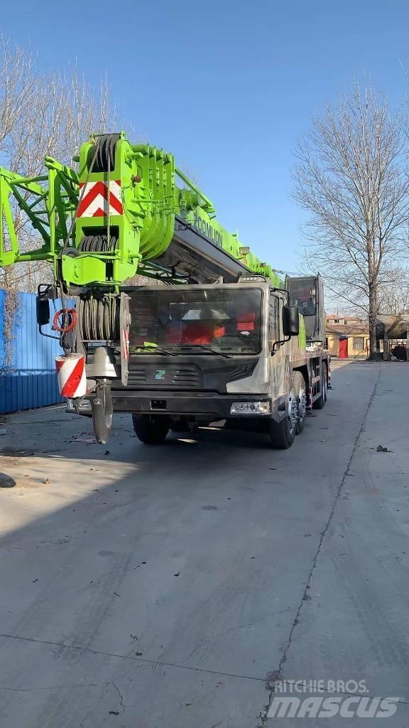 Zoomlion ZAT 300 Univerzálne terénne žeriavy