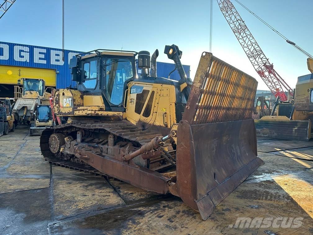 CAT D 7 E LGP Pásové dozéry