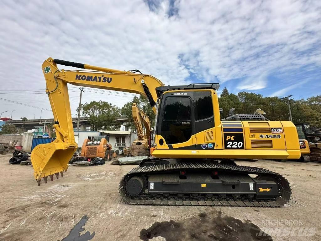 Komatsu pc220 Pásové rýpadlá
