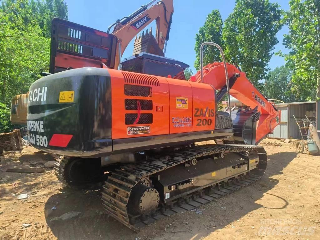 Hitachi ZX200 Pásové rýpadlá