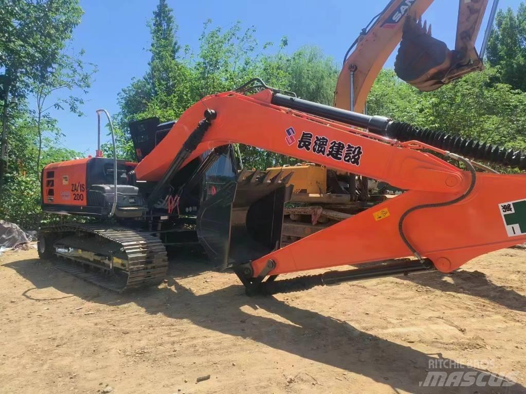Hitachi ZX200 Pásové rýpadlá