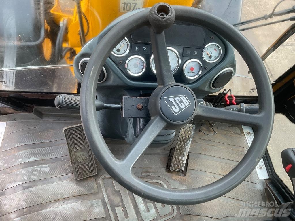 JCB TM 300 Teleskopické manipulátory