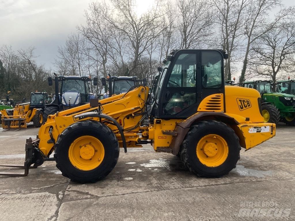 JCB TM 300 Teleskopické manipulátory