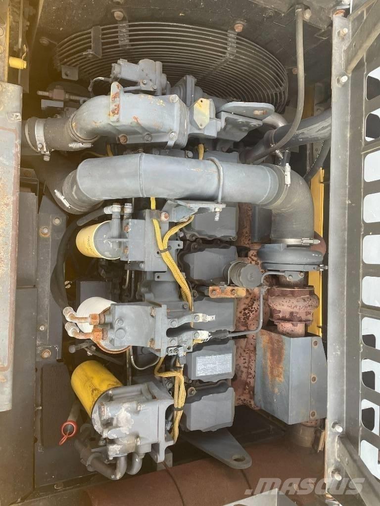 Komatsu PC 400-8 Pásové rýpadlá