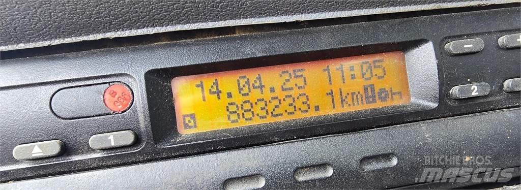 Sisu E12M 8X4 Sklápače