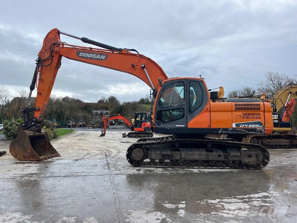 Doosan DX 225 LC-3 Pásové rýpadlá
