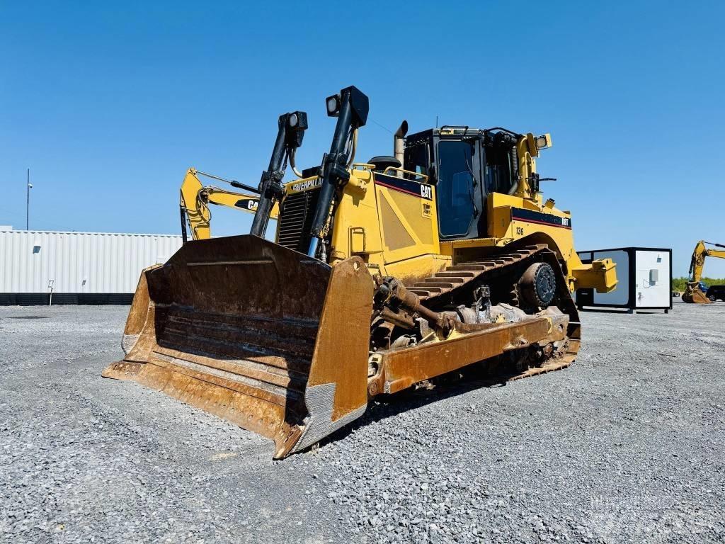 CAT D 8 T Pásové dozéry