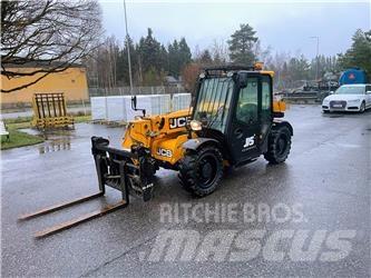 JCB 525-60T5 Teleskopické manipulátory
