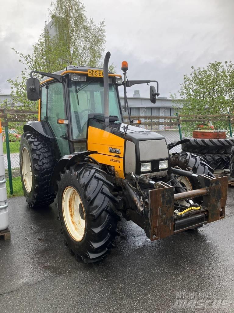 Valtra A85 Traktory