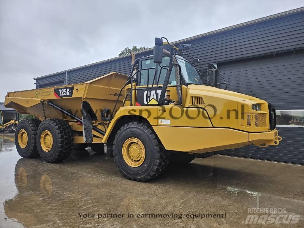 CAT 725C2 Kĺbové nákladné autá