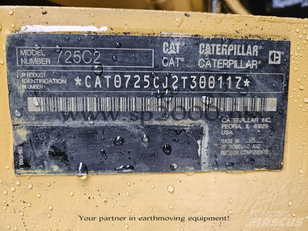 CAT 725C2 Kĺbové nákladné autá