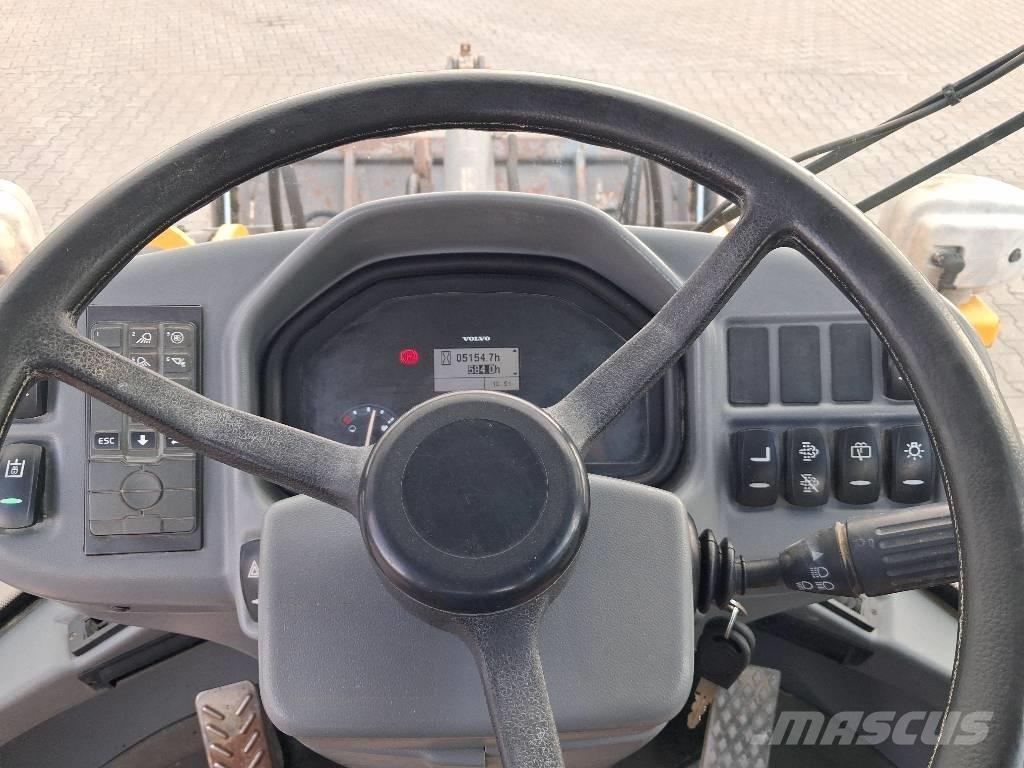 Volvo L 30 G Kolesové nakladače