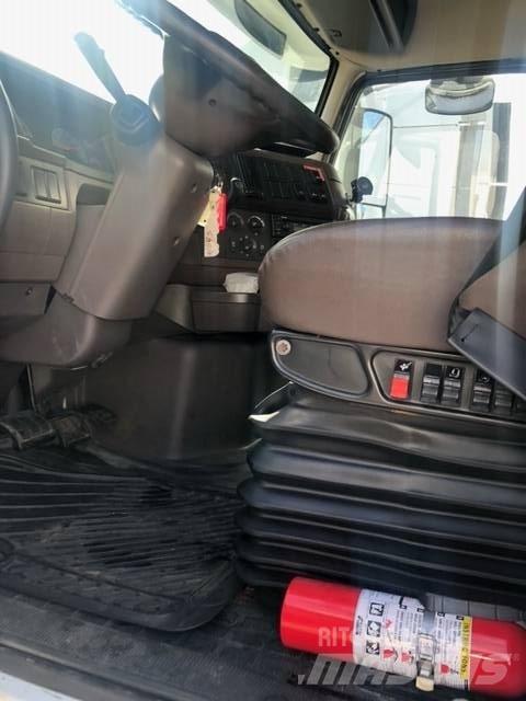Volvo VNL Ťahače